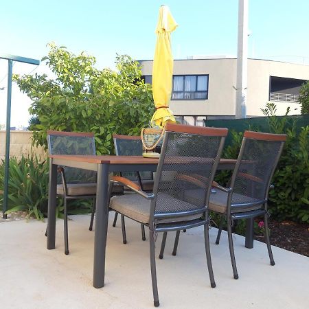 מליני Iris Apartment מראה חיצוני תמונה