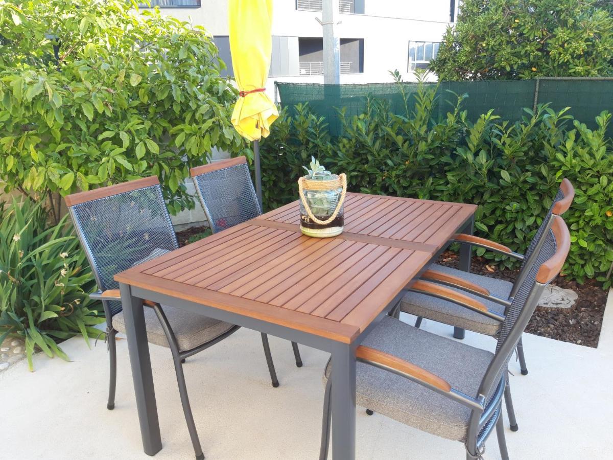 מליני Iris Apartment מראה חיצוני תמונה