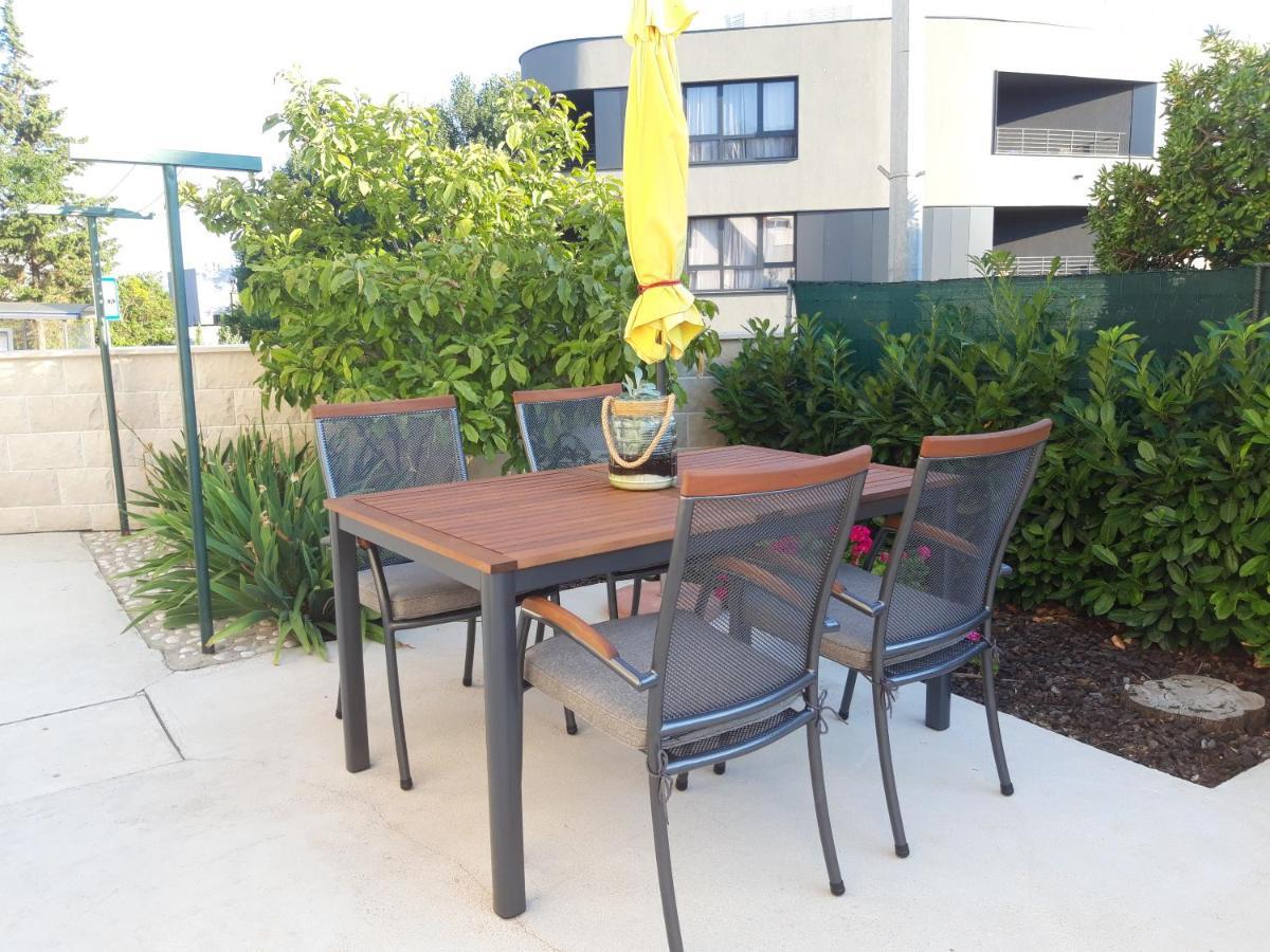 מליני Iris Apartment מראה חיצוני תמונה