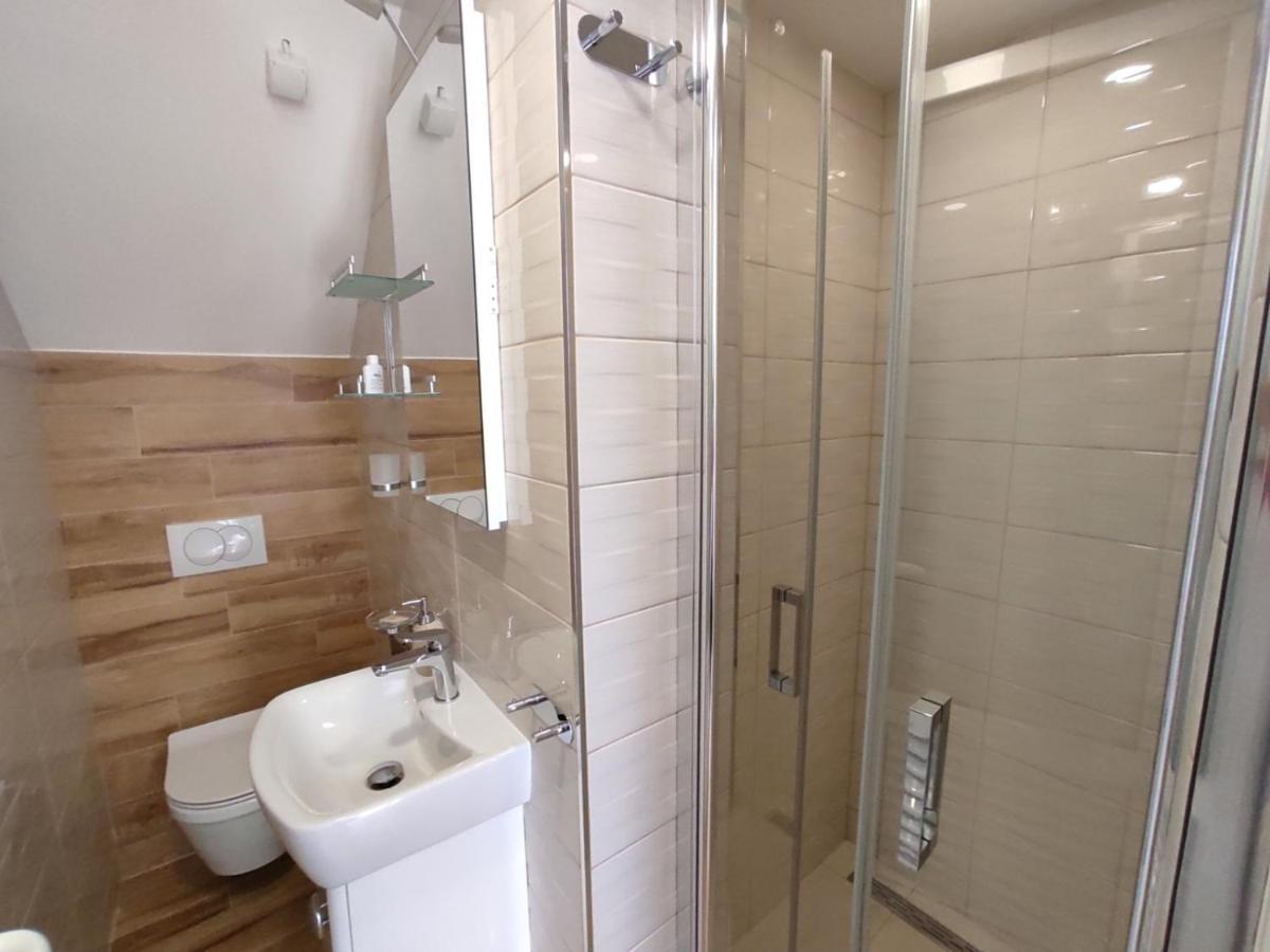 מליני Iris Apartment מראה חיצוני תמונה