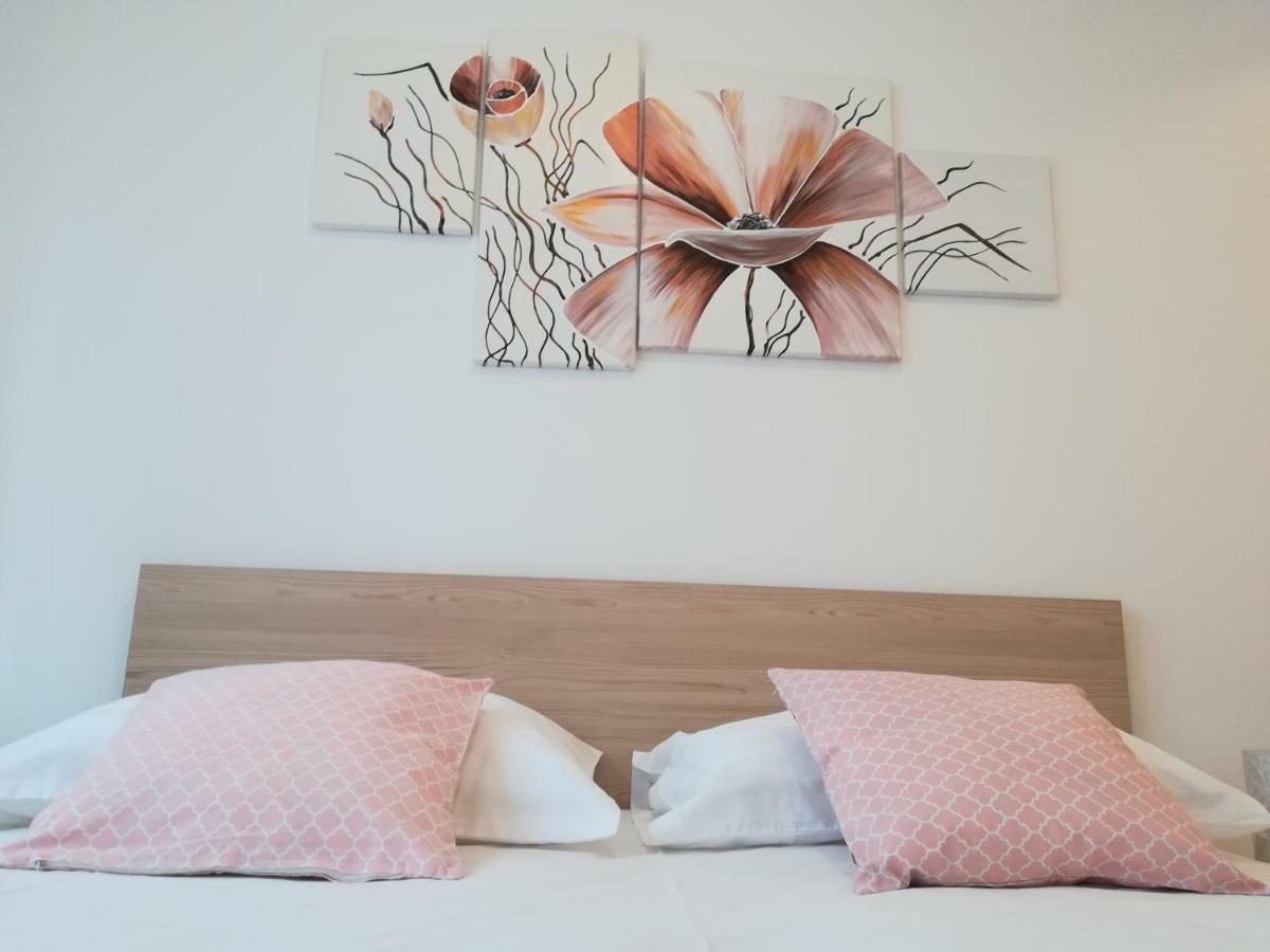 מליני Iris Apartment מראה חיצוני תמונה