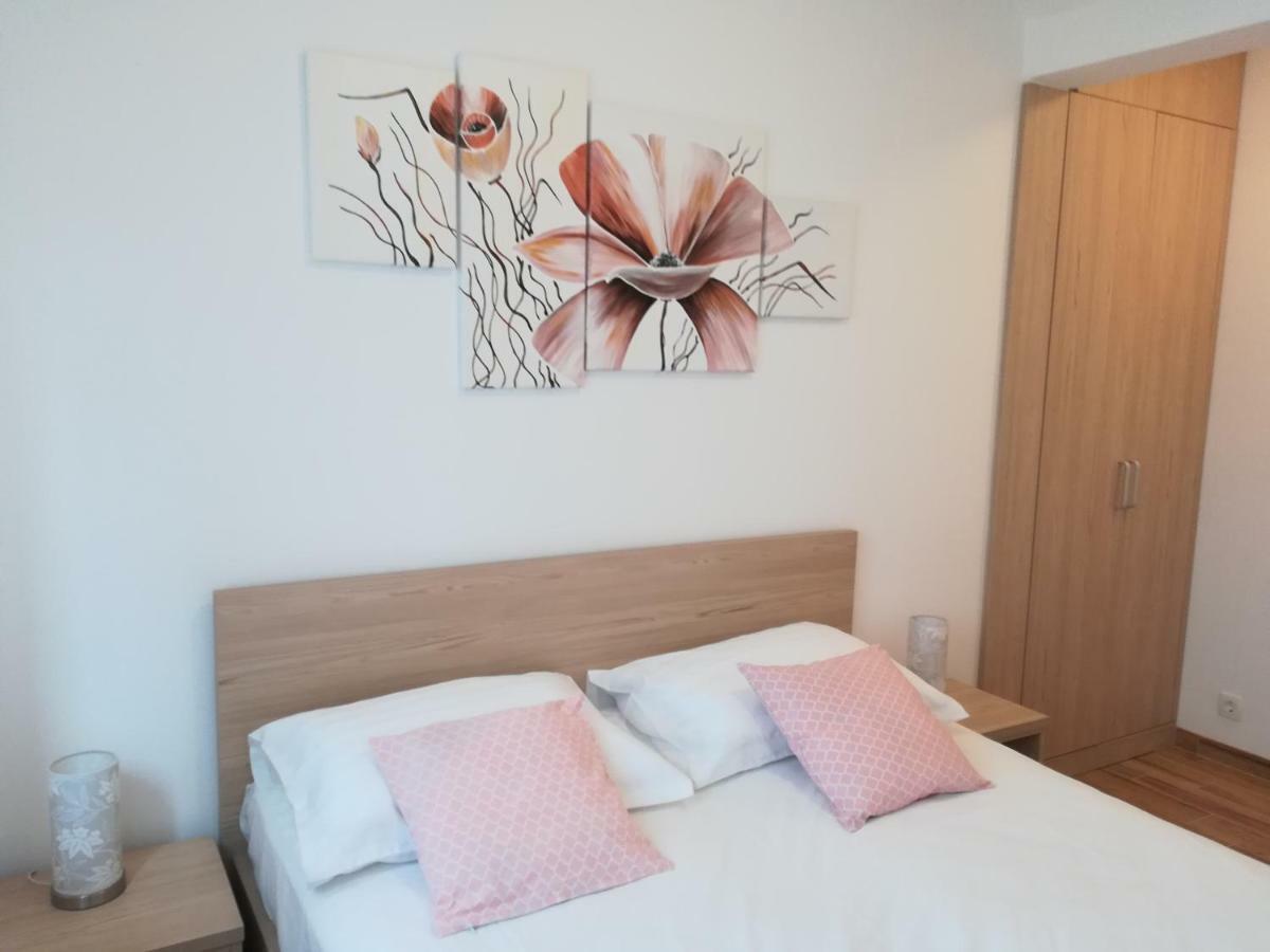 מליני Iris Apartment מראה חיצוני תמונה